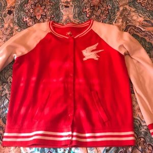 Very comfortable and great for the fall jacket